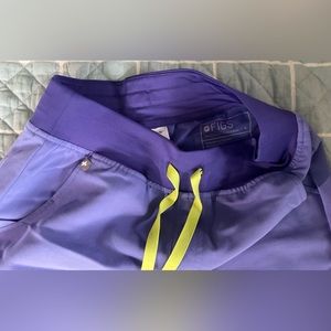 Blueberry Figs Scrub pants (Jogger) - Size S